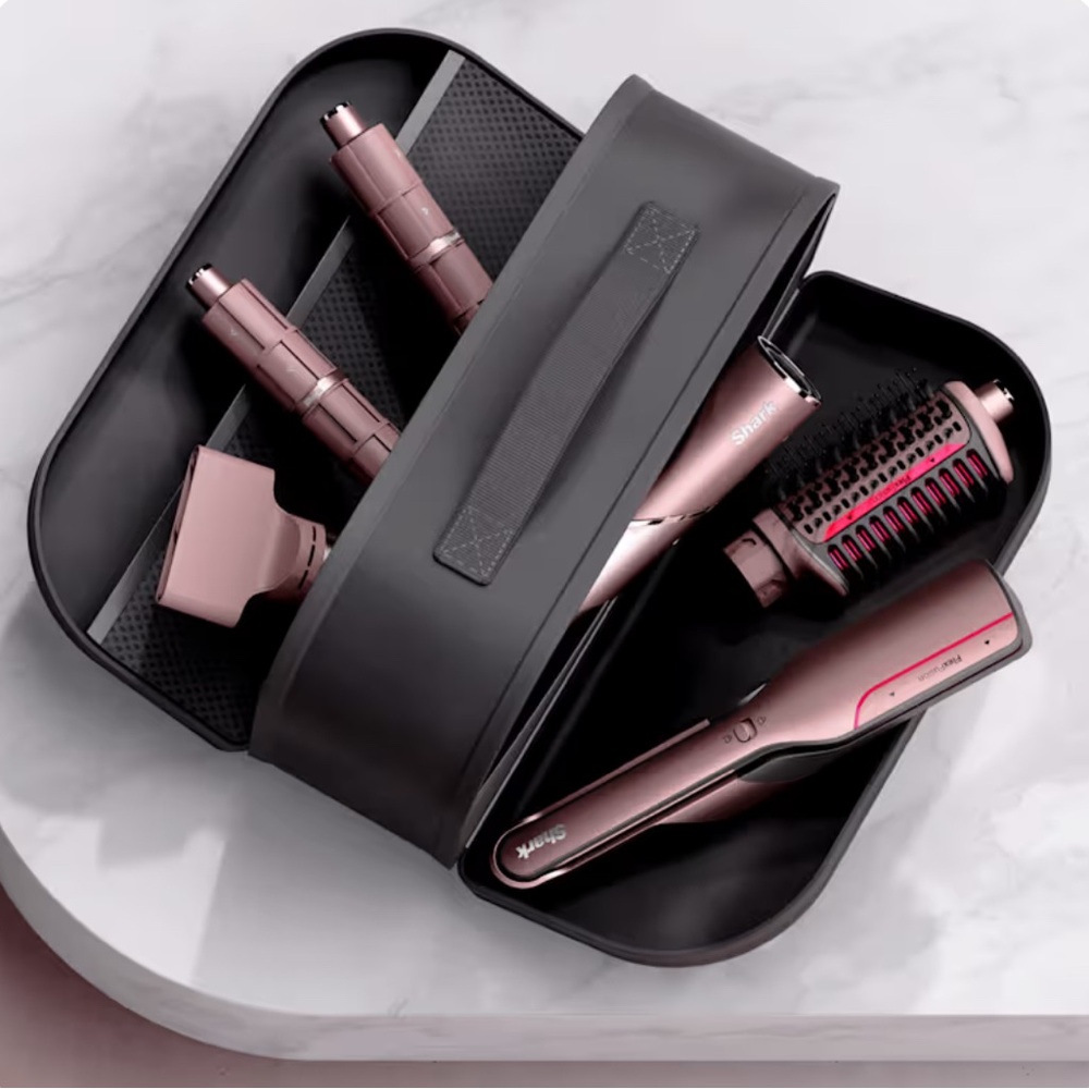 Shark FlexFusion Beauty travel case